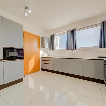 Stylish St Julian's Penthouse With Private Terrace By Sf Homes St. Julian's