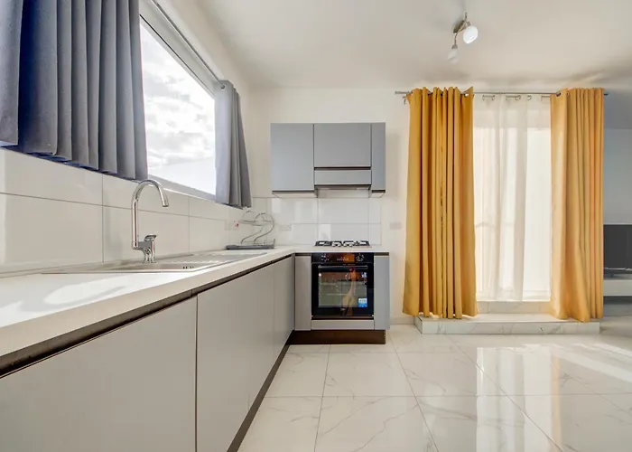 Stylish St Julian's Penthouse With Private Terrace By Sf Homes San Ġiljan