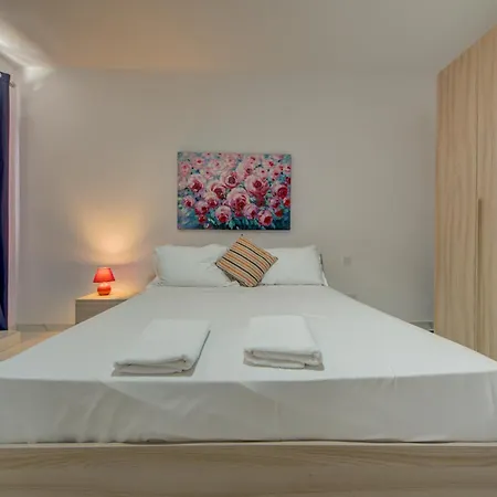 Апартаменты Stylish St Julian's Penthouse With Private Terrace By Sf Homes Сент Джулианс