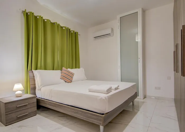 Stylish St Julian's Penthouse With Private Terrace By Sf Homes Apartament *